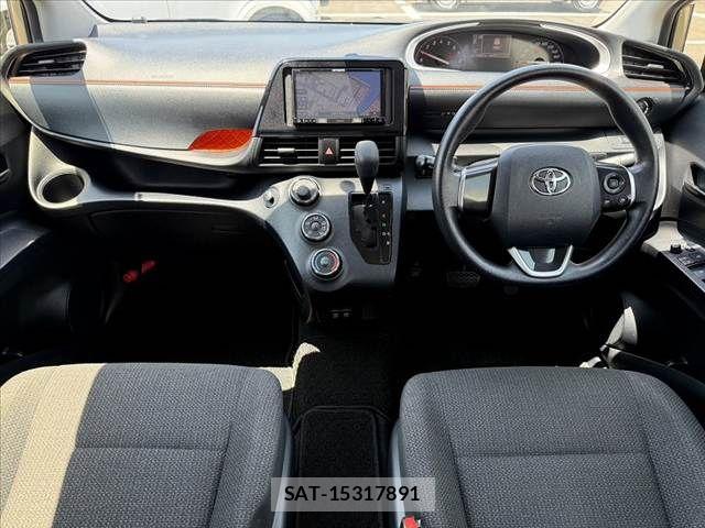Toyota SIENTA 2019-01 7225003-1