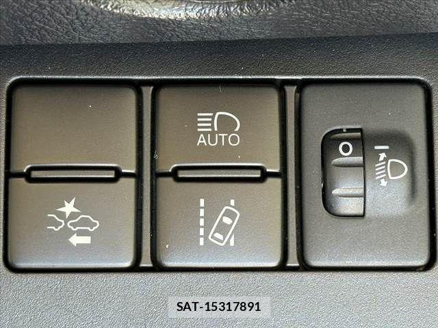 Toyota SIENTA 2019-01 7225003-3