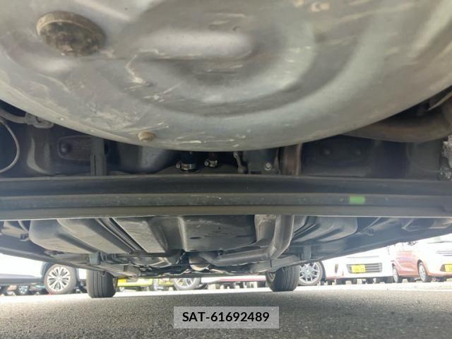 Toyota SIENTA 2013-02 7224966-10