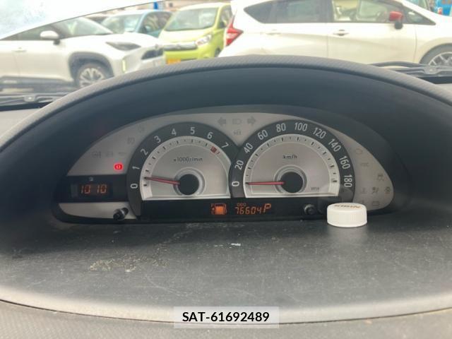 Toyota SIENTA 2013-02 7224966-23