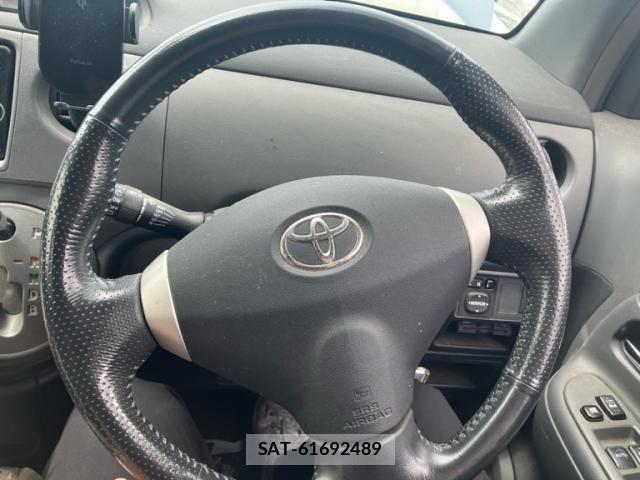 Toyota SIENTA 2013-02 7224966-24