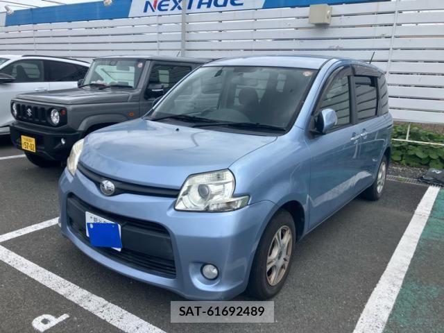 Toyota SIENTA 2013-02 7224966-2