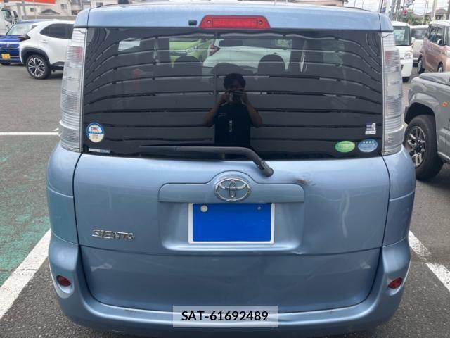 Toyota SIENTA 2013-02 7224966-6