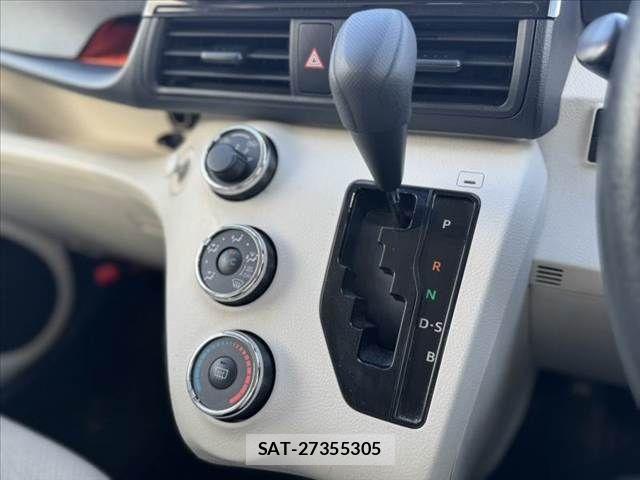 Toyota SIENTA 2016-06 7224978-24