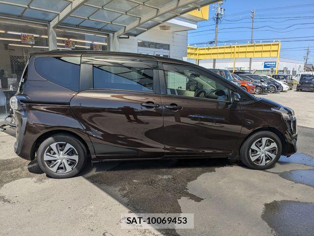 Toyota SIENTA 2016-02 7224980-17