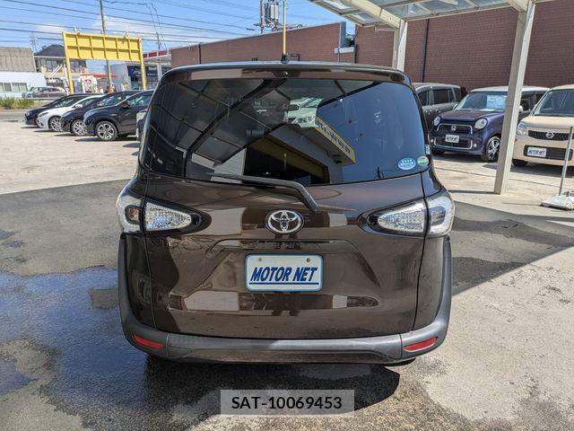 Toyota SIENTA 2016-02 7224980-18