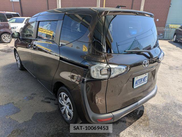 Toyota SIENTA 2016-02 7224980-19