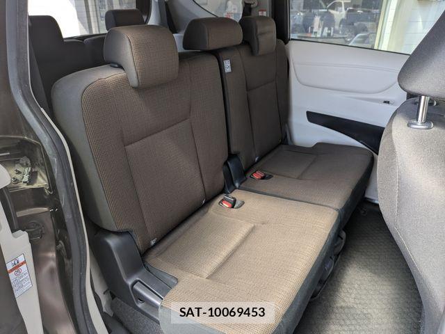 Toyota SIENTA 2016-02 7224980-27