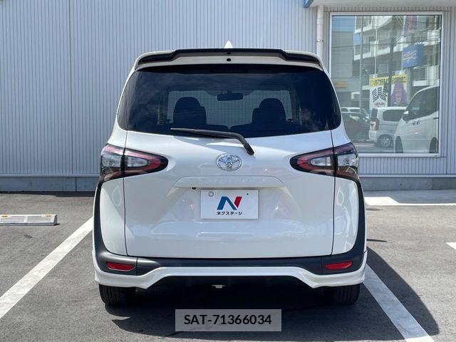 Toyota SIENTA 2016-10 7224990-15
