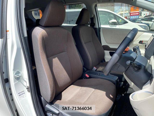 Toyota SIENTA 2016-10 7224990-7