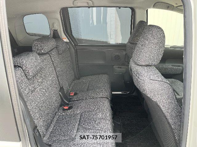 Toyota SIENTA 2022-10 7225013-9