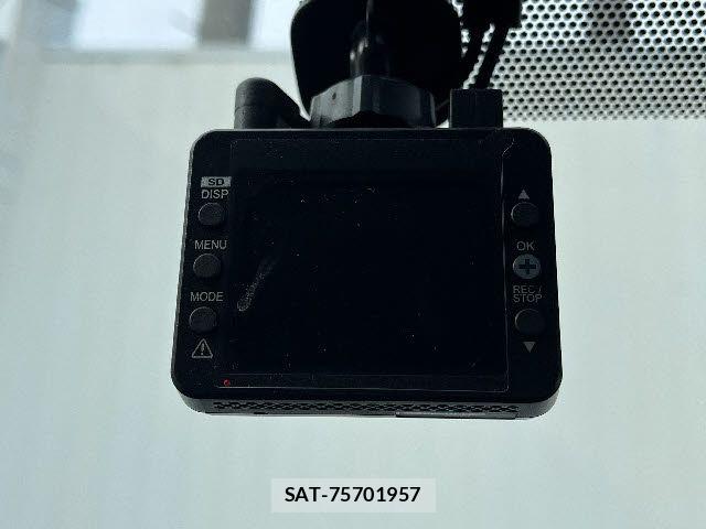 Toyota SIENTA 2022-10 7225013-11