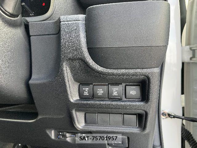 Toyota SIENTA 2022-10 7225013-16