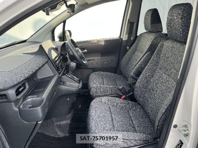 Toyota SIENTA 2022-10 7225013-18