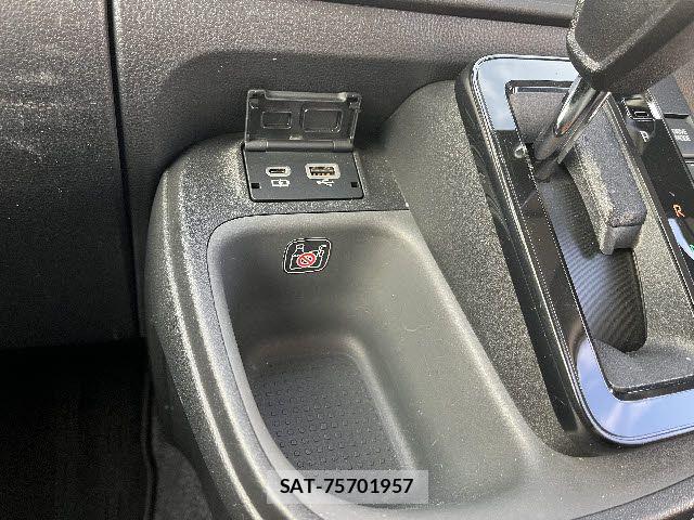 Toyota SIENTA 2022-10 7225013-23