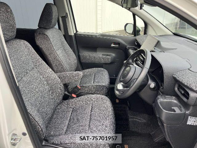 Toyota SIENTA 2022-10 7225013-3
