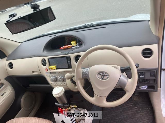 Toyota SIENTA 2014-03 7224968-12