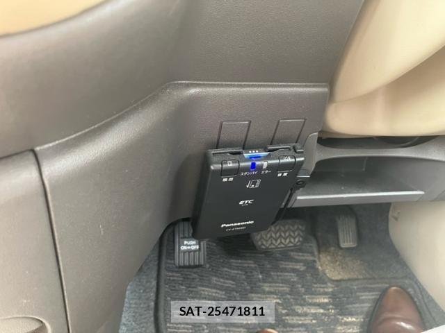 Toyota SIENTA 2014-03 7224968-15