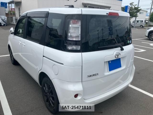 Toyota SIENTA 2014-03 7224968-2