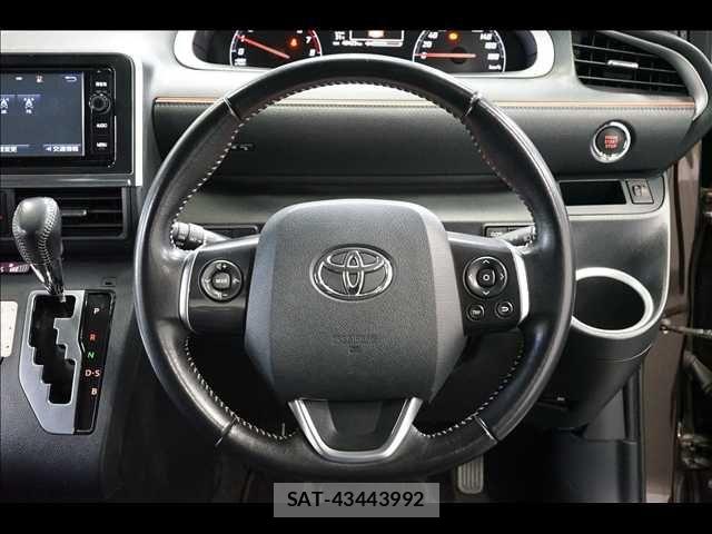 Toyota SIENTA 2015-07 7224970-9