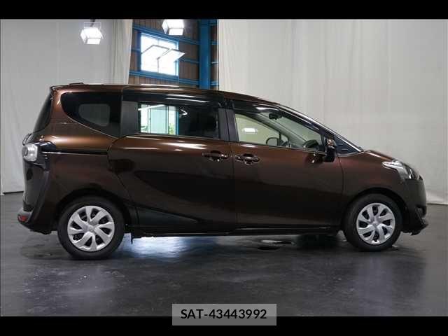 Toyota SIENTA 2015-07 7224970-15