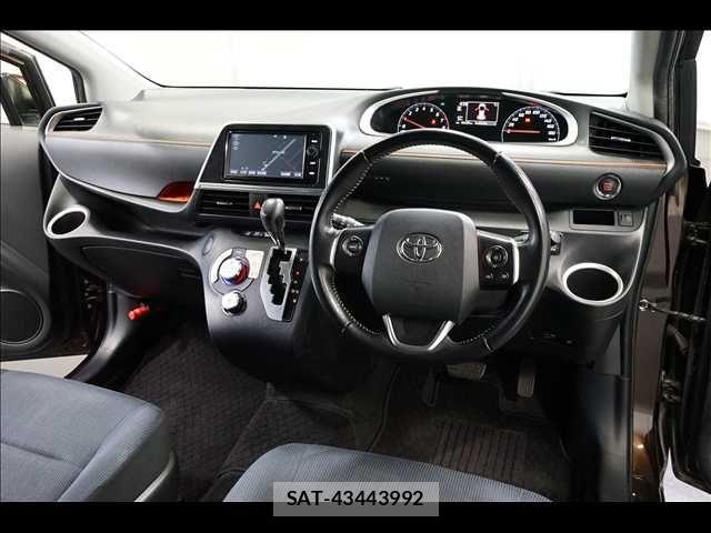 Toyota SIENTA 2015-07 7224970-1