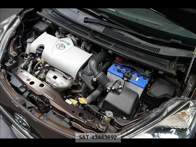 Toyota SIENTA 2015-07 7224970-19
