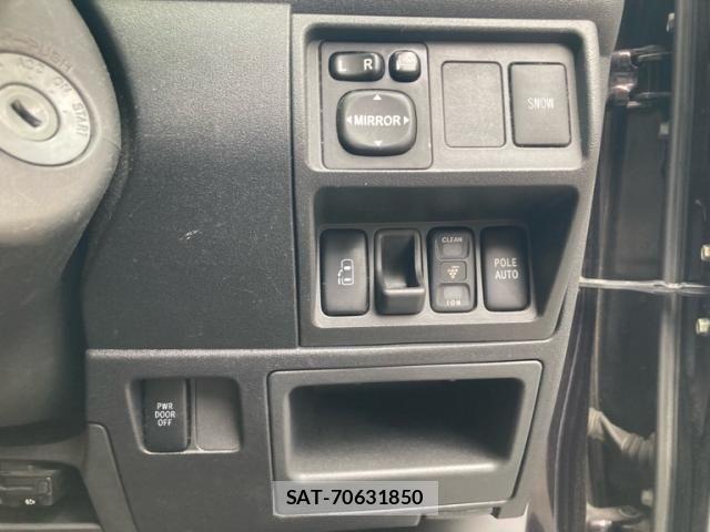 Toyota SIENTA 2014-03 7224971-25