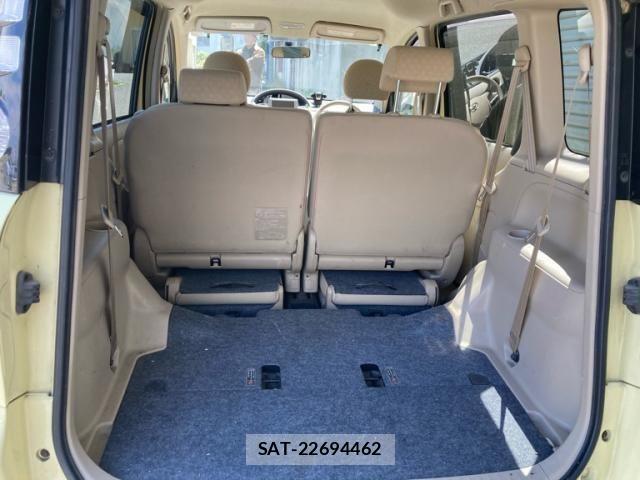 Toyota SIENTA 2008-04 7224957-12