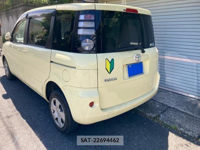 Toyota SIENTA 2008-04 7224957-4