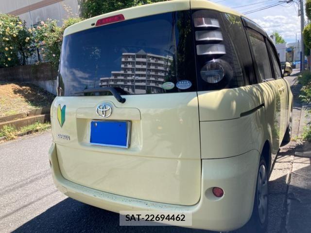 Toyota SIENTA 2008-04 7224957-5