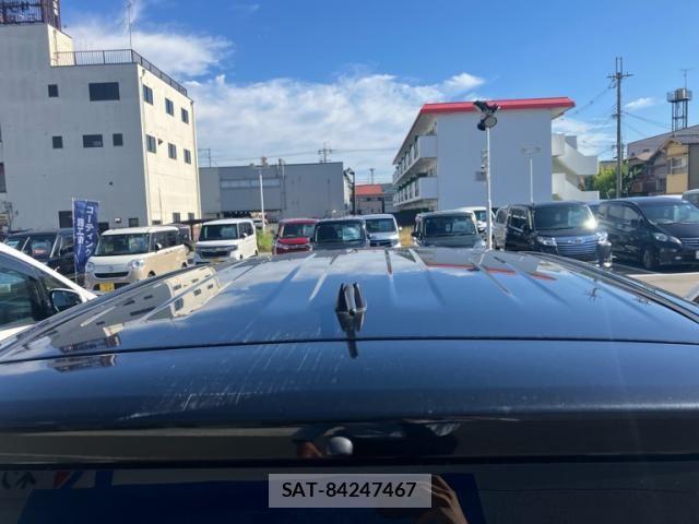 Toyota SIENTA 2016-07 7224988-11