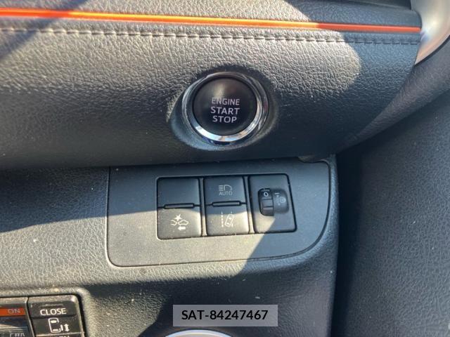 Toyota SIENTA 2016-07 7224988-18