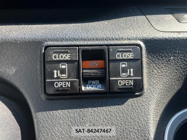 Toyota SIENTA 2016-07 7224988-19