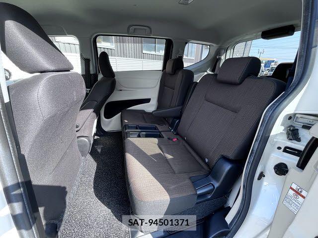 Toyota SIENTA 2016-10 7224994-12
