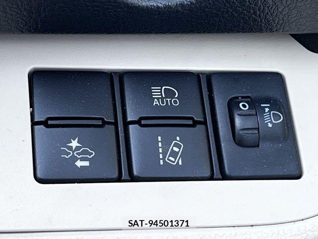 Toyota SIENTA 2016-10 7224994-17