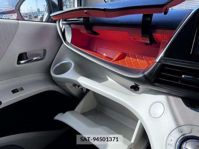 Toyota SIENTA 2016-10 7224994-23
