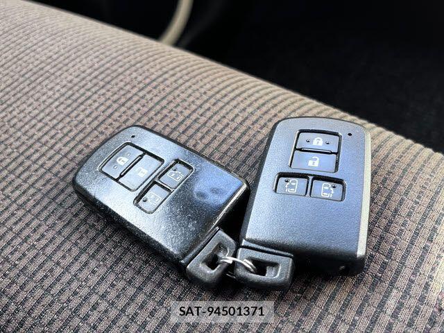 Toyota SIENTA 2016-10 7224994-25