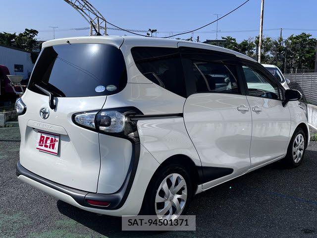 Toyota SIENTA 2016-10 7224994-2