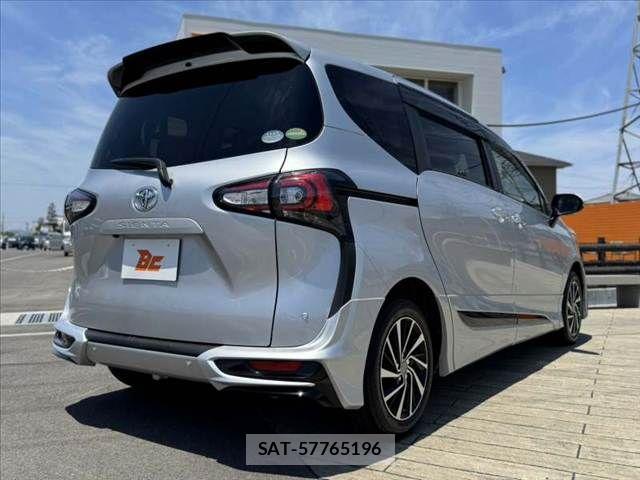 Toyota SIENTA 2018-09 7224996-14