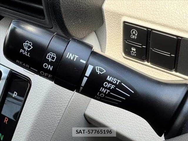 Toyota SIENTA 2018-09 7224996-25