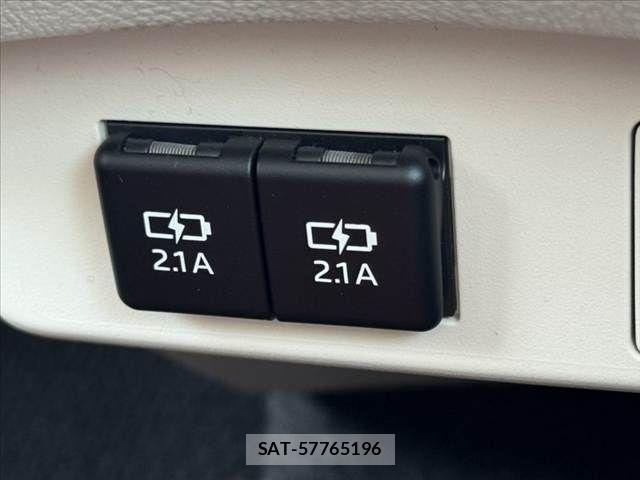 Toyota SIENTA 2018-09 7224996-28