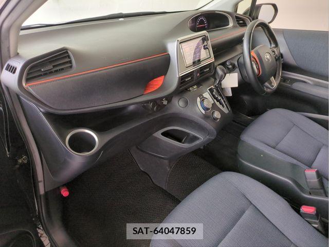 Toyota SIENTA 2017-05 7224993-2