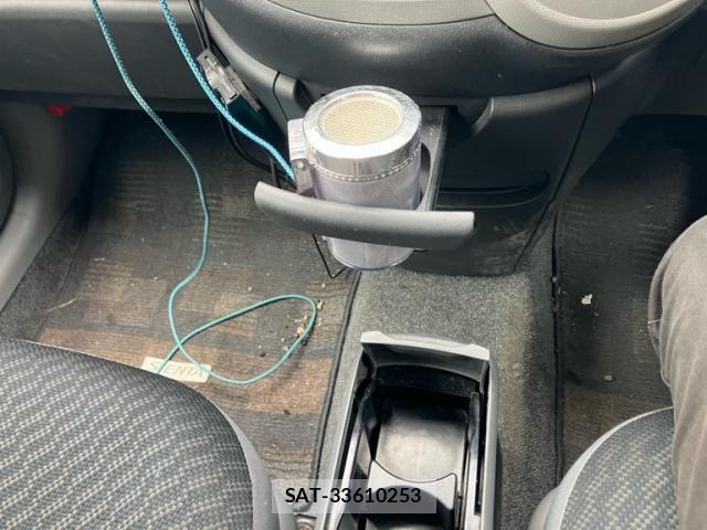 Toyota SIENTA 2010-03 7224965-18