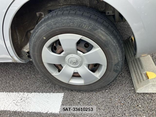Toyota SIENTA 2010-03 7224965-6