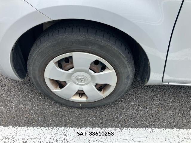 Toyota SIENTA 2010-03 7224965-7