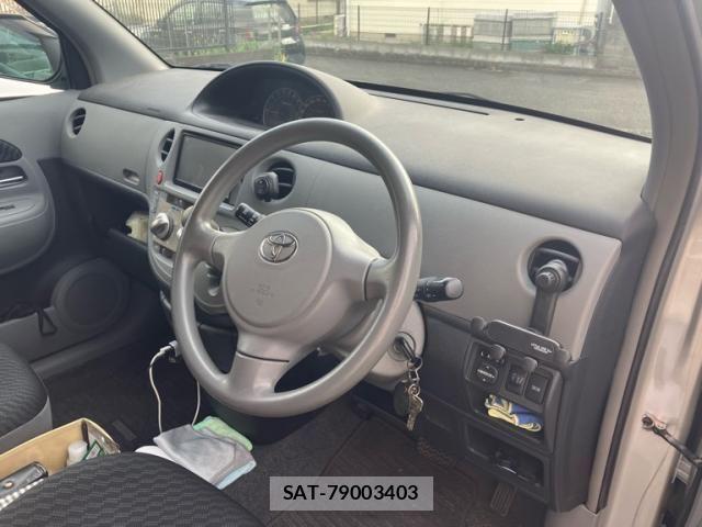 Toyota SIENTA 2010-06 7224963-11