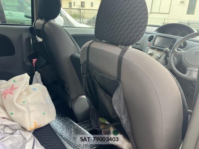 Toyota SIENTA 2010-06 7224963-14