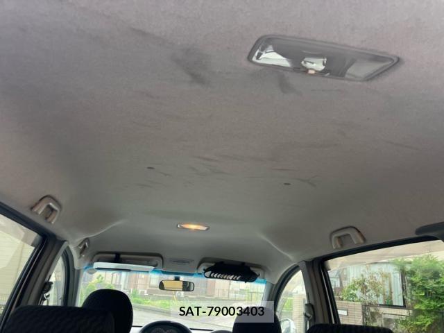 Toyota SIENTA 2010-06 7224963-17