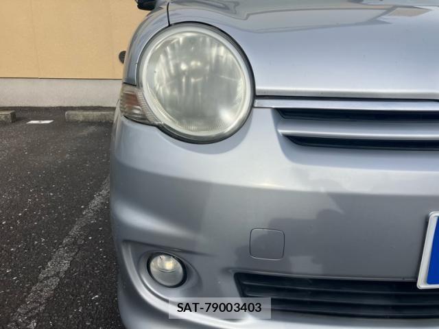 Toyota SIENTA 2010-06 7224963-3